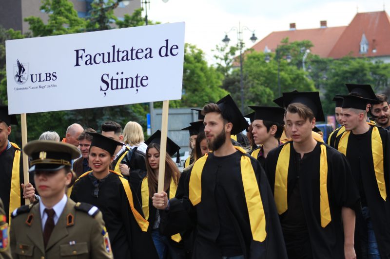 Studenti la absolvire