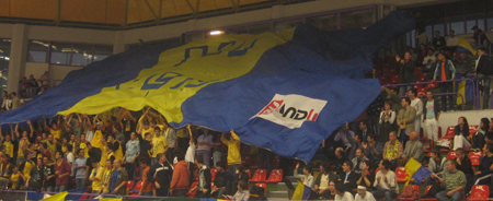 Război în tribune