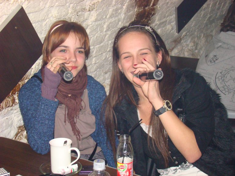 Party începând de luni