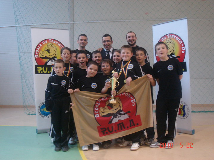 Copiii de la cluburile  Puma şi Hwarang Sibiu,  medaliaţi la Taekwondo