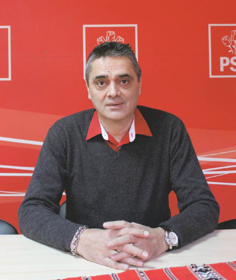 „Măsurile de dreapta le resimt toţi cetăţenii României, mai puţin puterea, clientela şi camarila”