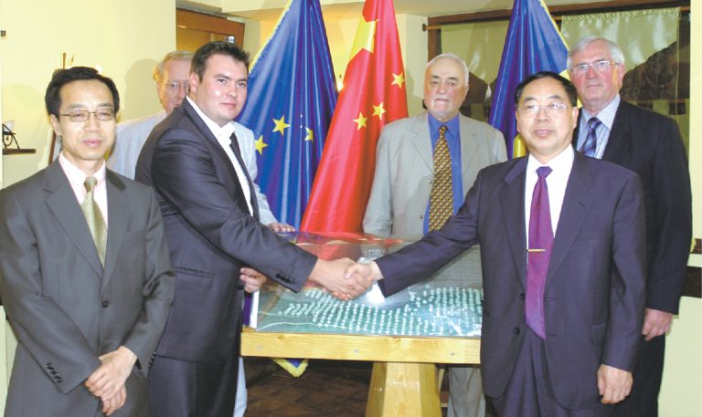 Chinezii pun umărul la independenţa energetică a Avrigului