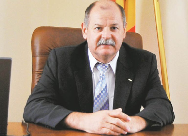 Există o nesiguranţă în  domeniul juridic şi o lipsă de transparenţă la licitaţiile publice