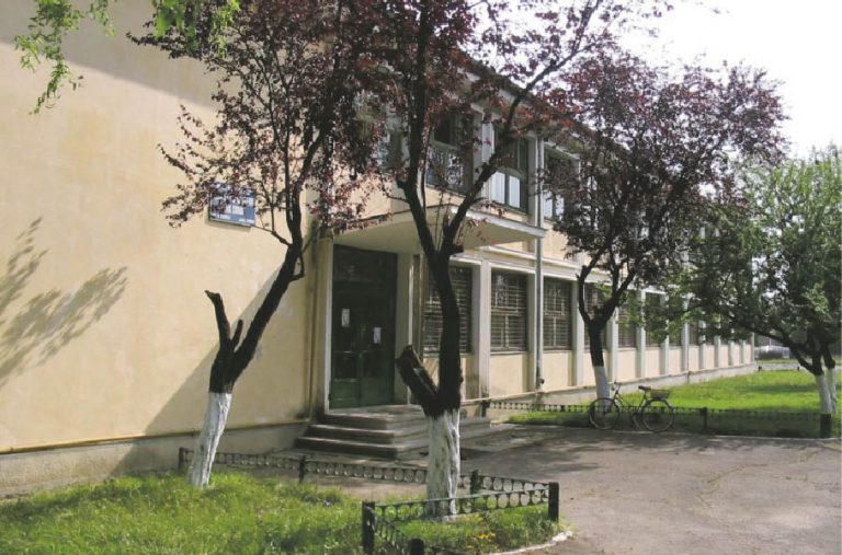 Peste 3,5 milioane  de lei  pentru  reparaţiile de vară la şcoli