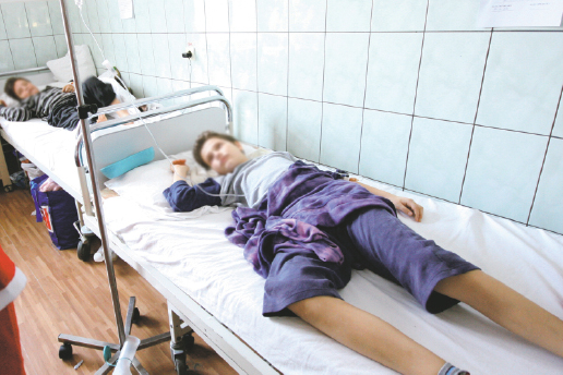 Mamele vor să fie lăsate să se  interneze alături de copilaşii lor