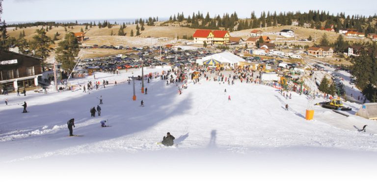 Arena Platoş:  8.000 de turişti în 3 săptămâni