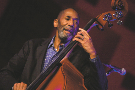 Legendarul Ron Carter, vedeta Festivalului de Jazz de la Sibiu