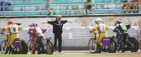 Dirt Track-ul  în perechi revine