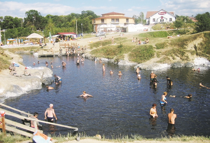 Ocna Sibiului a atras  200.000 de turişti  în sezonul estival 2012