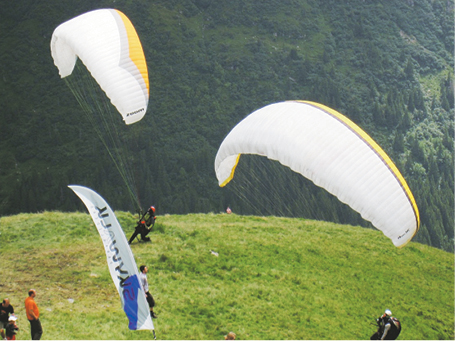 Zbor cu parapanta  la Bâlea,  altitudine 2.035 m
