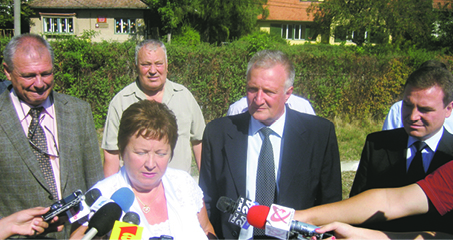 Spitalul din Cisnădie, deschis  de oficialităţi…  nu şi pentru public