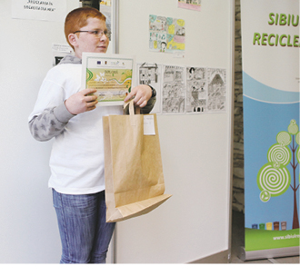 Elevii cu spirit ecologist  au fost premiaţi