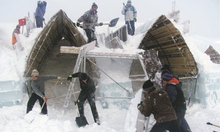 Peste 200 de tone de gheaţă  pentru Ice Hotel 2012