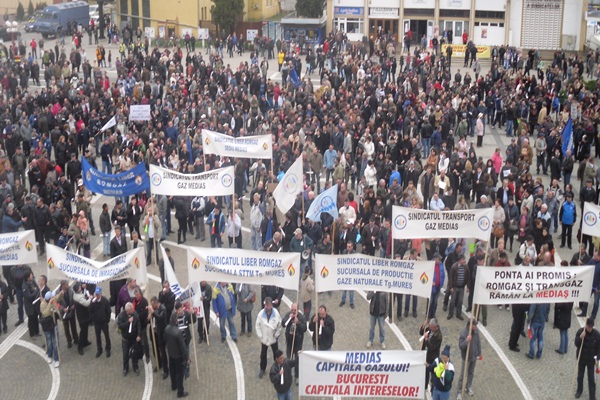 Peste 2500 de persoane au protestat marţi după-amiază la Mediaș