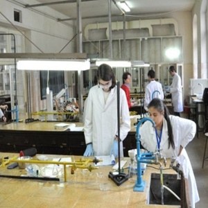Concursul naţional de chimie „Chimia-Ştiinţă sau Magie?” la Biblioteca municipală ,,St.L.Roth” Mediaş