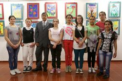 Expoziţie cu vernisaj pentru copiii de la Centrul Şcolar de Educaţie Incluzivă Nr. 2