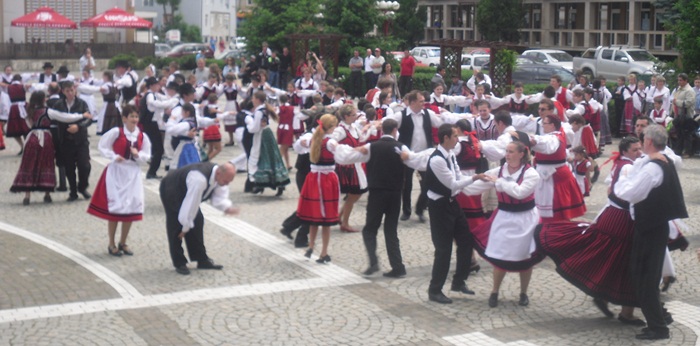 Festivalul de Dansuri Populare “Vándorcsizma”, la a XI-a ediţie în municipiul Mediaş