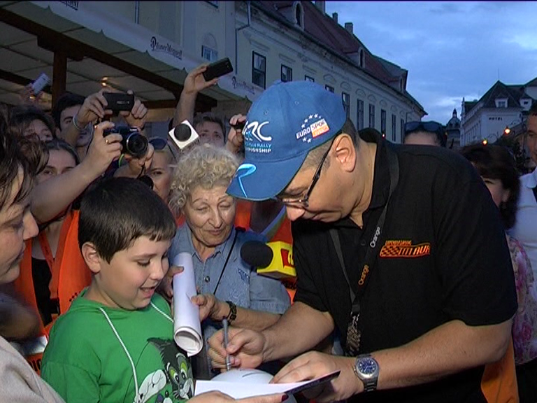 Victor Ponta este forlighter la Raliul Sibiului, împreună cu Titi Aur