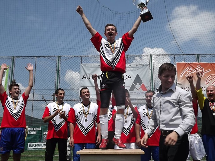 Municipiul Mediaş a găzduit prima ediţie a campionatului de minifotbal „Cupa Automecanica”