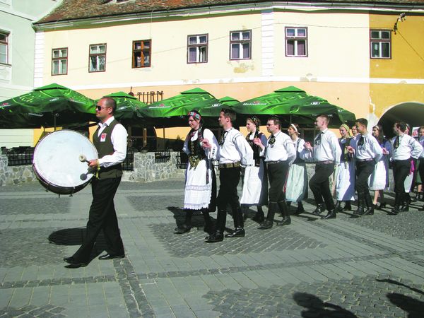 Festivalul internațional de folclor „Cântecele munților” a ajuns la ediția 38