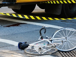 Biciclist accidentat grav la Mediaş