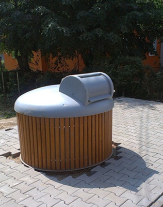 7 containere subterane au fost amplasate pe o stradă din Mediaş