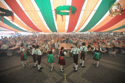 Cibinfest: Începe montarea unui cort impresionant în Piața Mare
