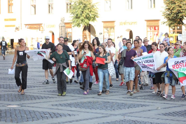 500 de persoane vor protesta în Piața Mare pentru Rosia Montană