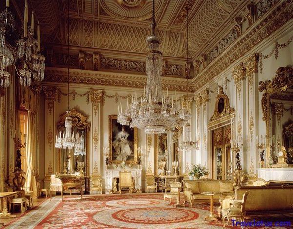 La Buckingham se angajează ceasornicar cu 3.000 euro pe lună