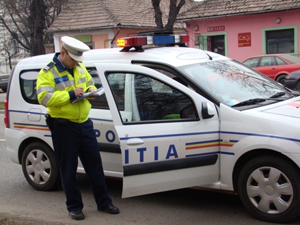 Poliţiştii rutieri medieşeni au aplicat în weekend 97 sancţiuni contravenţionale