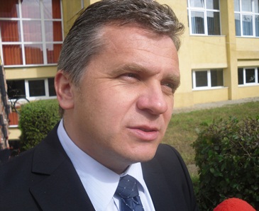 Gheorghe Roman: Chiriaşii ANL să cumpere locuinţele direct de la stat