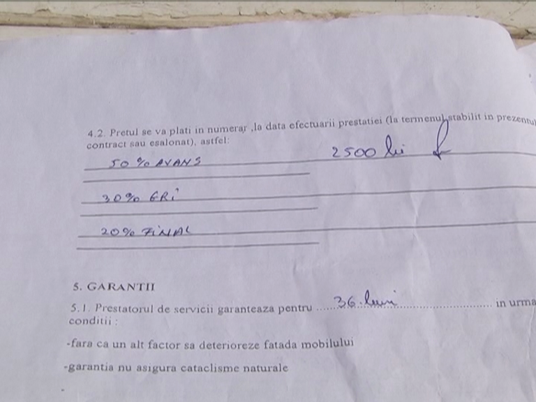 Locatarii unui bloc din Orlat, ţepuiţi de o firmă de construcţii