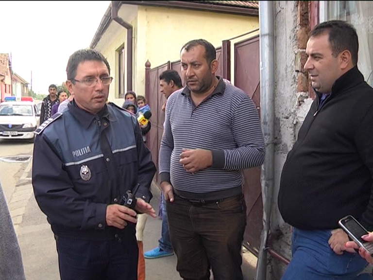 Panică între romi după ce o copilă a dispărut de la şcoală, părinţii au crezut că a fost răpită