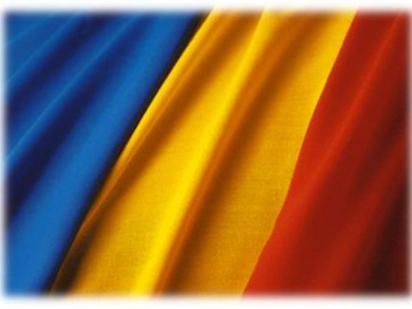 Parade, stegulețe tricolore și folclor de 1 decembrie