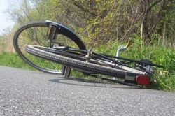 Un bărbat a murit, după ce s-a răsturnat cu bicicleta în Sub Arini