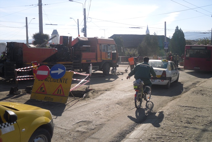 Medieşenii mulţumesc operatorului de drumuri pentru „Eficienţă”