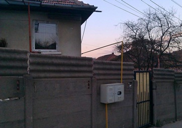 UPDATE: O fetiţă de 1 an şi 7 luni din Mediaş, muşcată de faţă şi cap de un câine