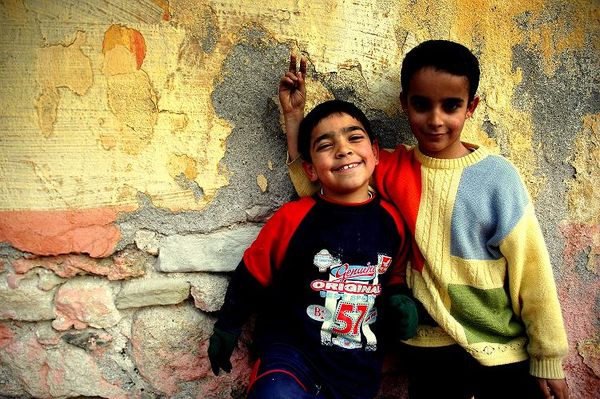 „Toţi diferiţi, toţi la fel: copiii Europei!”, un proiect care urmărește integrarea romilor în societate