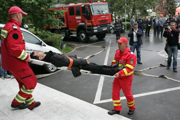 Atenţie, este cutremur!!!