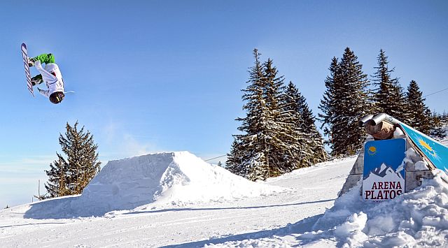 Sâmbătă se deschide sezonul de ski și snowboard la Arena Platoș
