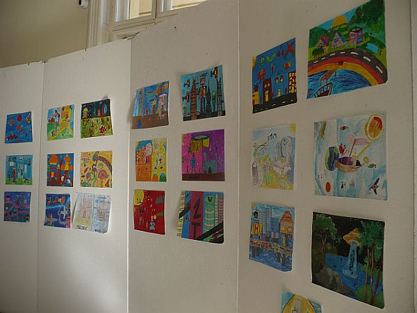 Expoziția tinerilor din Centrele de Educaţie Incluzivă și a elevilor sibieni