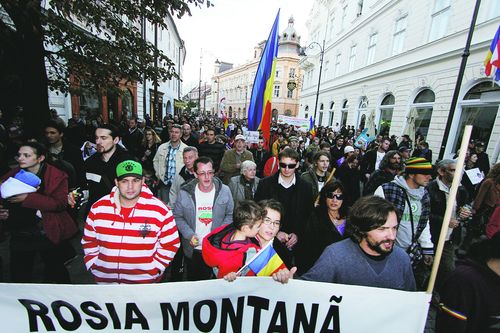 Protestele împotriva proiectului Roşia Montană şi a exploatării gazelor de şist continuă la Sibiu