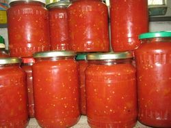 Începe distribuirea conservelor de carne și roșii de la Uniunea Europeană