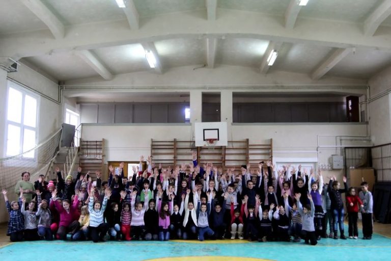 Promovarea baschetului în şcoli, o acţiune în sprijinul copiilor