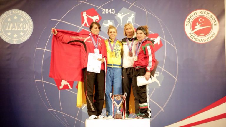 De la Sibiu, triplă campioană mondială de kickboxing