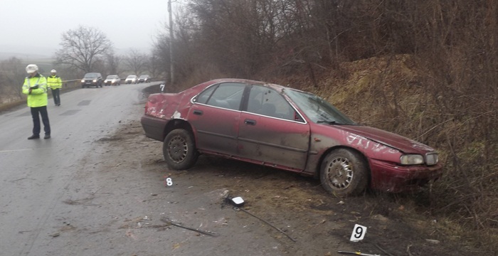 Trei persoane au ajuns la spital, în urma unui accident rutier petrecut între Mediaş şi Blăjel