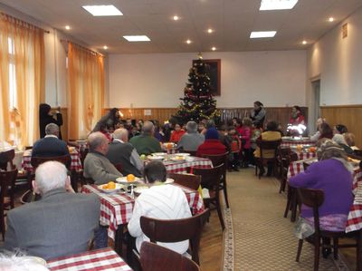 Copiii de la Grădinița nr. 16 i-au colindat pe vârstnicii de la azilele din Sibiu