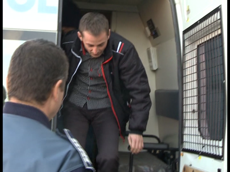 2 polițiști de la ordine publică au fost arestați pentru luare de mită