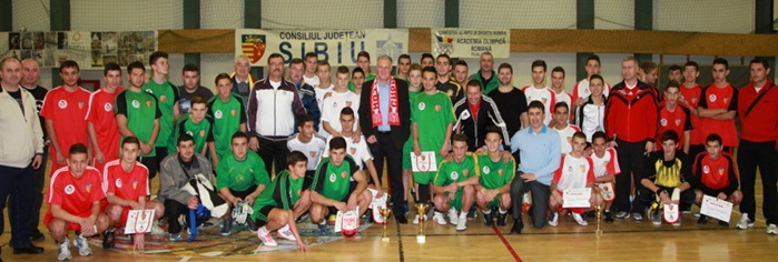 Cei mai buni fotbaliști liceeni din județ, premiaţi de Consiliul Judeţean