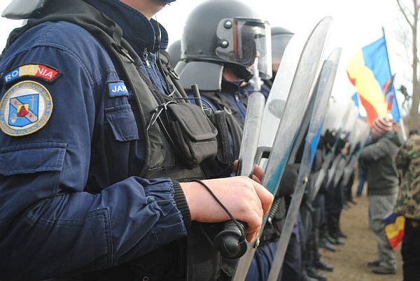 Sibieni anchetati dupa protestul de la Pungesti. Willy Schuster din Mosna, ridicat de jandarmi